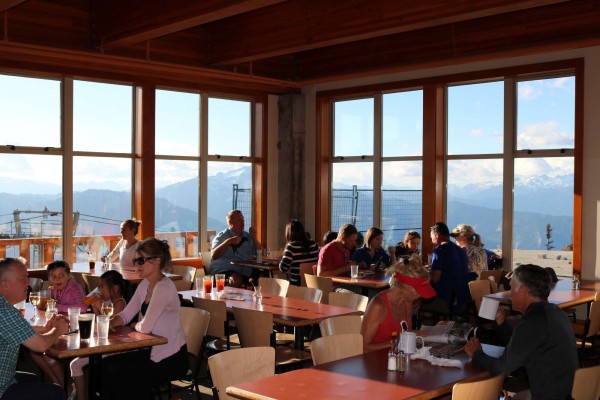 restaurante en la montaña whistler canada
